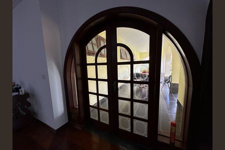 Casa de condomínio para alugar com 435m², 5 quartos e 5 vagas Casa de condomínio para alugar com 435m², 5 quartos e 5 vagasVaranda
