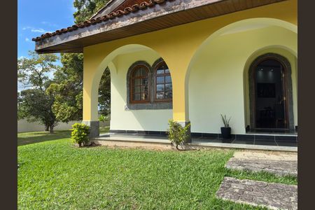 Casa de condomínio para alugar com 435m², 5 quartos e 5 vagas Casa de condomínio para alugar com 435m², 5 quartos e 5 vagasFachada