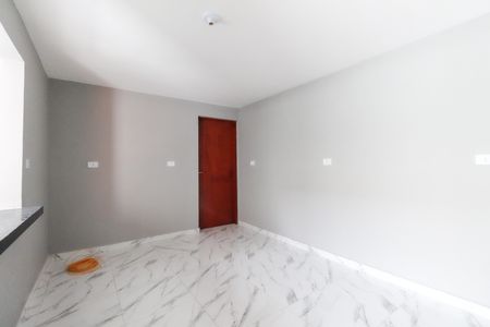 Casa para alugar com 50m², 2 quartos e sem vaga Casa para alugar com 50m², 2 quartos e sem vagaSala