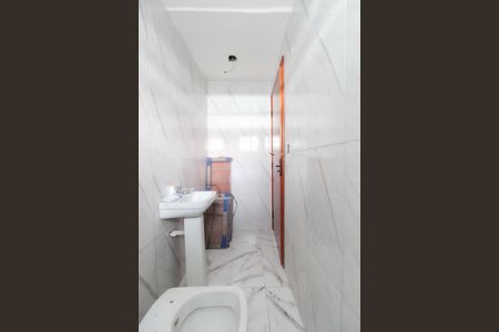Banheiro de casa para alugar com 2 quartos, 50m² em Vila Americana, São Paulo