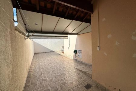 Casa de condomínio para alugar com 350m², 3 quartos e 4 vagas Casa de condomínio para alugar com 350m², 3 quartos e 4 vagasÁrea externa