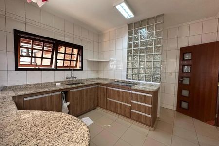 Casa de condomínio para alugar com 350m², 3 quartos e 4 vagas Casa de condomínio para alugar com 350m², 3 quartos e 4 vagasCozinha