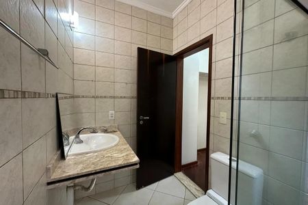 Casa de condomínio para alugar com 350m², 3 quartos e 4 vagas Casa de condomínio para alugar com 350m², 3 quartos e 4 vagasBanheiro