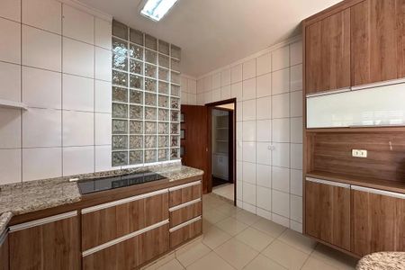 Casa de condomínio para alugar com 350m², 3 quartos e 4 vagas Casa de condomínio para alugar com 350m², 3 quartos e 4 vagasBanheiro