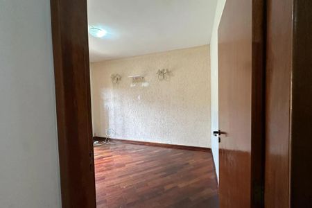 Casa de condomínio para alugar com 350m², 3 quartos e 4 vagas Casa de condomínio para alugar com 350m², 3 quartos e 4 vagasQuarto