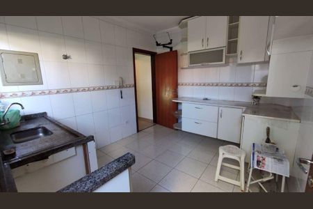 Casa à venda com 4 quartos, 165m² em Vila Aricanduva, São Paulo