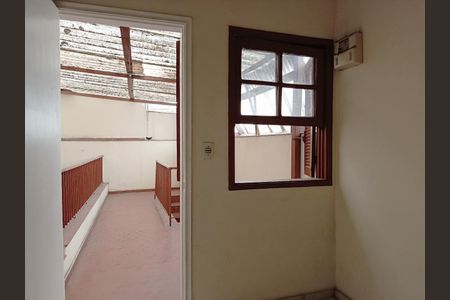 Casa para alugar com 240m², 2 quartos e 1 vagaEdícula