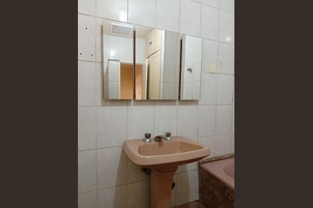 Casa para alugar com 240m², 2 quartos e 1 vagaBanheiro