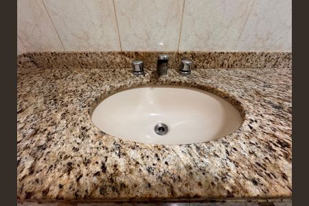 Apartamento para alugar com 90m², 3 quartos e 2 vagas Apartamento para alugar com 90m², 3 quartos e 2 vagasBanheiro Social