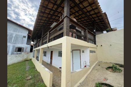 Casa à venda com 220m², 2 quartos e 2 vagas