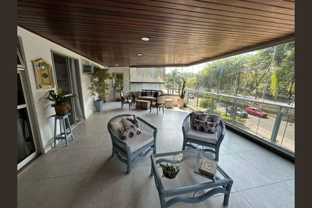 Apartamento à venda com 132m², 3 quartos e 2 vagas