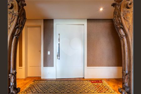 Apartamento à venda com 3 quartos, 330m² em Pacaembu, São Paulo
