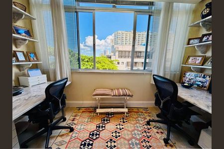 Apartamento à venda com 136m², 2 quartos e 2 vagas