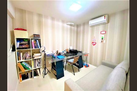 Casa à venda com 4 quartos, 430m² em Vargem Pequena, Rio de Janeiro