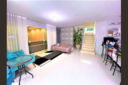 Casa à venda com 4 quartos, 430m² em Vargem Pequena, Rio de Janeiro