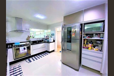 Casa à venda com 430m², 4 quartos e 2 vagas