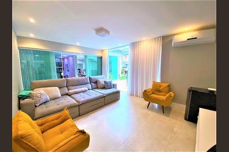 Casa à venda com 4 quartos, 430m² em Vargem Pequena, Rio de Janeiro