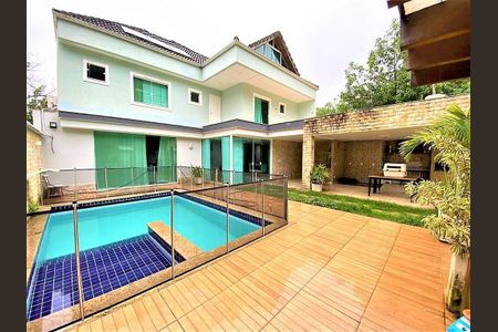 Casa à venda com 430m², 4 quartos e 2 vagas