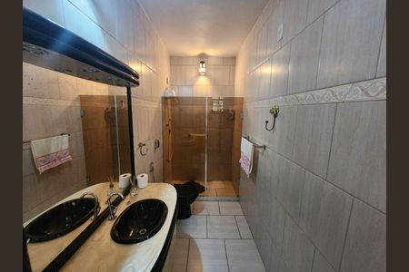 Casa à venda com 248m², 6 quartos e 4 vagas