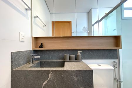 Apartamento à venda com 80m², 3 quartos e 2 vagas Apartamento à venda com 80m², 3 quartos e 2 vagasBanheiro da Suíte