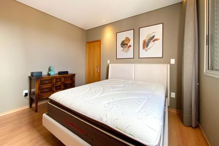 Apartamento à venda com 80m², 3 quartos e 2 vagas Apartamento à venda com 80m², 3 quartos e 2 vagasSuite