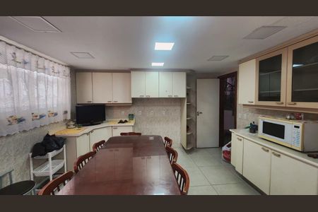 Casa à venda com 450m², 4 quartos e 4 vagas