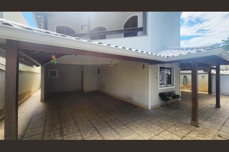 Casa à venda com 450m², 4 quartos e 4 vagas