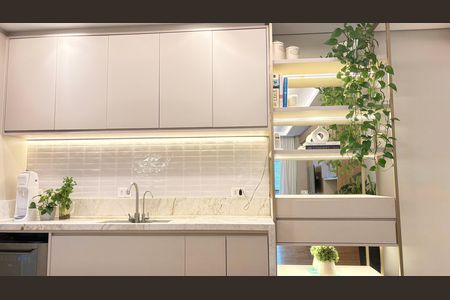 Cozinha de apartamento à venda com 2 quartos, 99m² em Bacacheri, Curitiba