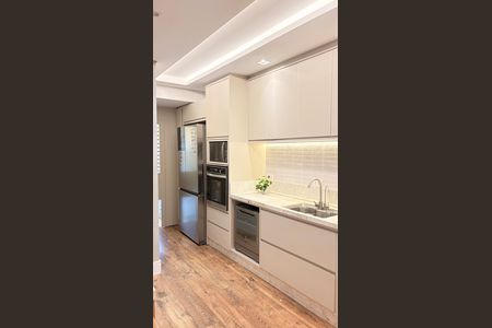 Cozinha de apartamento à venda com 2 quartos, 99m² em Bacacheri, Curitiba