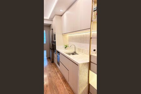 Cozinha de apartamento à venda com 2 quartos, 99m² em Bacacheri, Curitiba