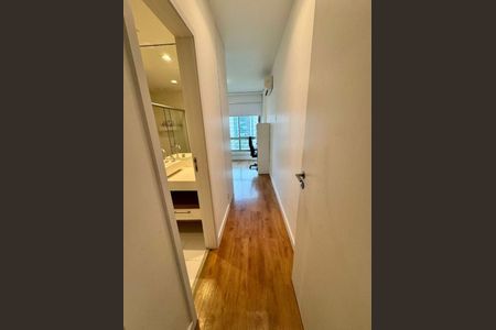 Apartamento para alugar com 290m², 4 quartos e 2 vagas