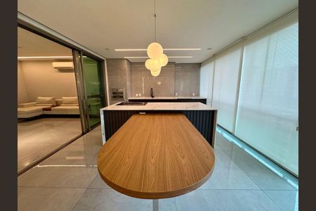 Apartamento para alugar com 290m², 4 quartos e 2 vagas