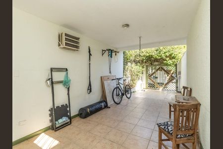 Casa à venda com 179m², 3 quartos e 2 vagas