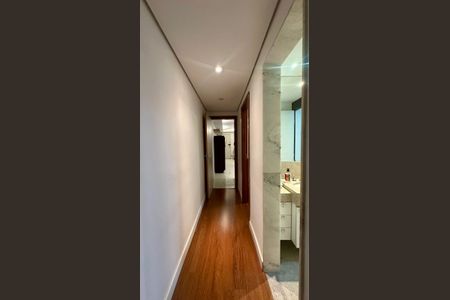 Apartamento à venda com 105m², 3 quartos e 2 vagas Apartamento à venda com 105m², 3 quartos e 2 vagasCorredor