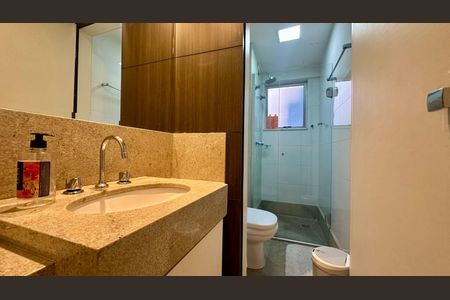 Apartamento à venda com 105m², 3 quartos e 2 vagas Apartamento à venda com 105m², 3 quartos e 2 vagasBanheiro