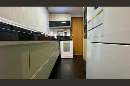 Apartamento à venda com 105m², 3 quartos e 2 vagas Apartamento à venda com 105m², 3 quartos e 2 vagasCozinha