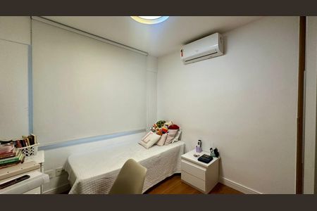 Apartamento à venda com 105m², 3 quartos e 2 vagas Apartamento à venda com 105m², 3 quartos e 2 vagasQuarto