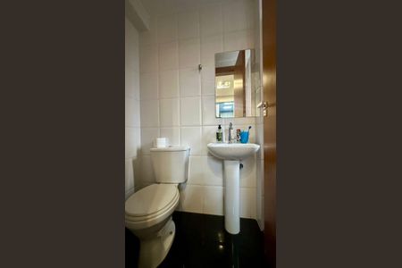 Apartamento à venda com 105m², 3 quartos e 2 vagas Apartamento à venda com 105m², 3 quartos e 2 vagasBanheiro de serviço
