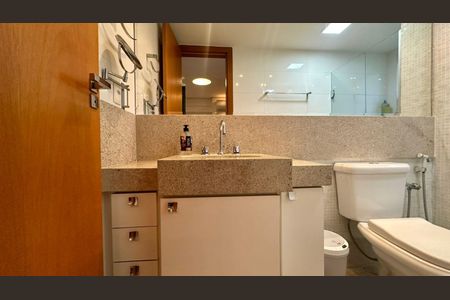 Apartamento à venda com 105m², 3 quartos e 2 vagas Apartamento à venda com 105m², 3 quartos e 2 vagasBanheiro