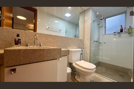 Apartamento à venda com 105m², 3 quartos e 2 vagas Apartamento à venda com 105m², 3 quartos e 2 vagasBanheiro