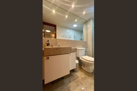 Apartamento à venda com 105m², 3 quartos e 2 vagas Apartamento à venda com 105m², 3 quartos e 2 vagasBanheiro