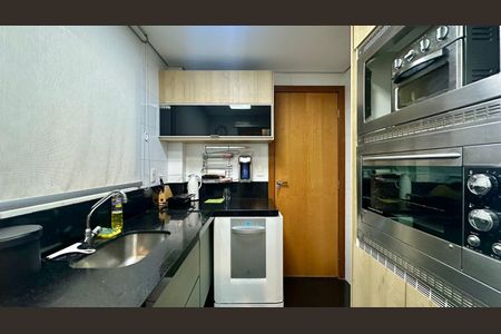Apartamento à venda com 105m², 3 quartos e 2 vagas Apartamento à venda com 105m², 3 quartos e 2 vagasCozinha