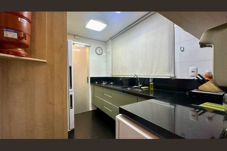 Apartamento à venda com 105m², 3 quartos e 2 vagas Apartamento à venda com 105m², 3 quartos e 2 vagasCozinha