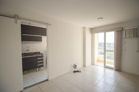 Sala de apartamento para alugar com 2 quartos, 55m² em Maria Paula, São Gonçalo