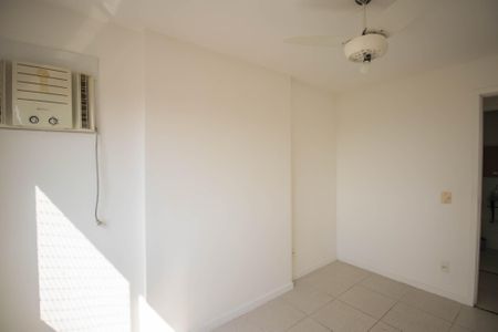 Quarto 1 de apartamento para alugar com 2 quartos, 55m² em Maria Paula, São Gonçalo