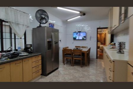 Casa à venda com 250m², 4 quartos e 7 vagas Casa à venda com 250m², 4 quartos e 7 vagasCozinha