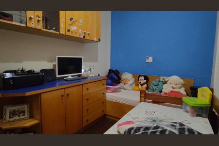 Casa à venda com 250m², 4 quartos e 7 vagas Casa à venda com 250m², 4 quartos e 7 vagasQuarto