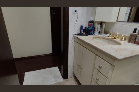 Casa à venda com 250m², 4 quartos e 7 vagas Casa à venda com 250m², 4 quartos e 7 vagasBanheiro social
