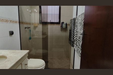 Casa à venda com 250m², 4 quartos e 7 vagas Casa à venda com 250m², 4 quartos e 7 vagasBanheiro social