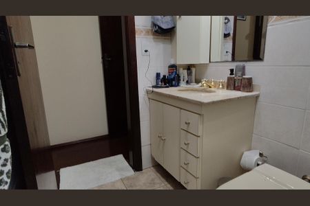Casa à venda com 250m², 4 quartos e 7 vagas Casa à venda com 250m², 4 quartos e 7 vagasBanheiro social